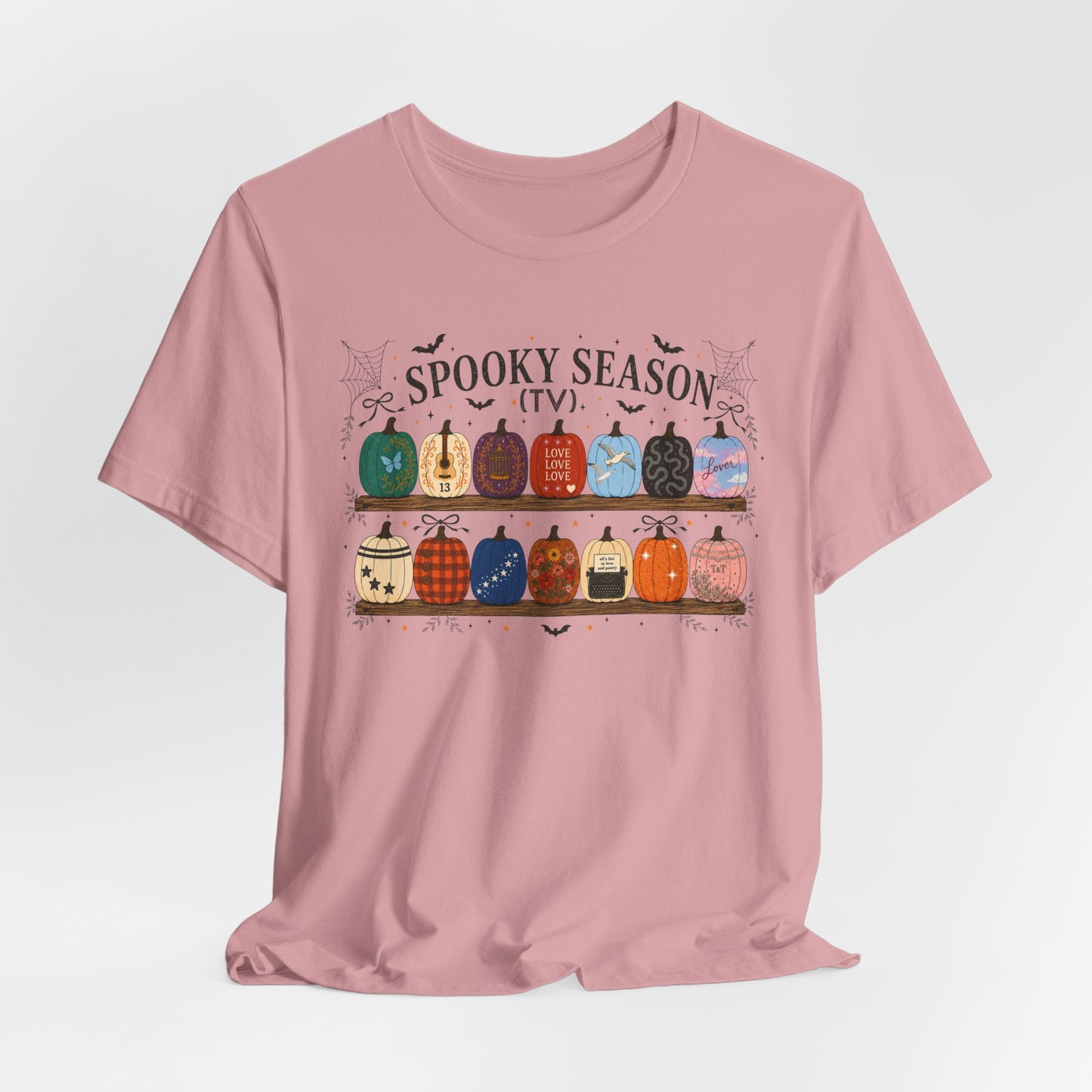 Spooky Season TV Pumpkins Tee – Halloween Pumpkin Shelf Graphic T-Shirt