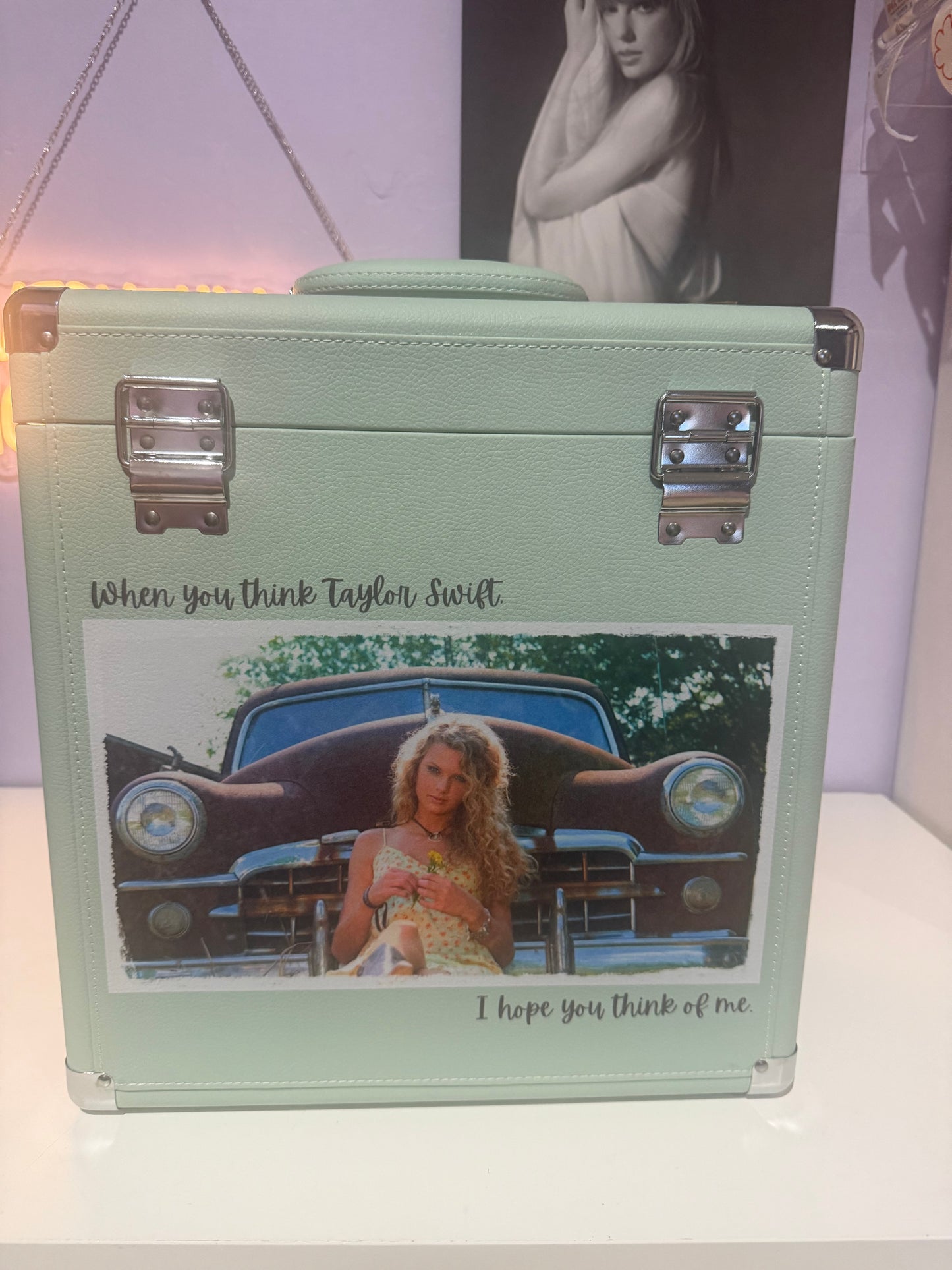 *PREORDER* Debut Vinyl Storage Case (12")