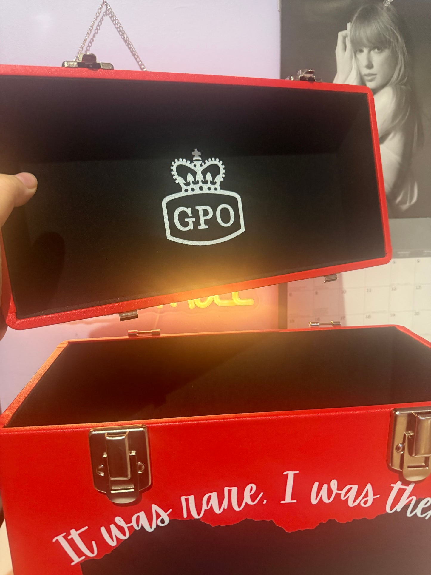 PREORDER RED Version 1 Vinyl Storage Case (12")