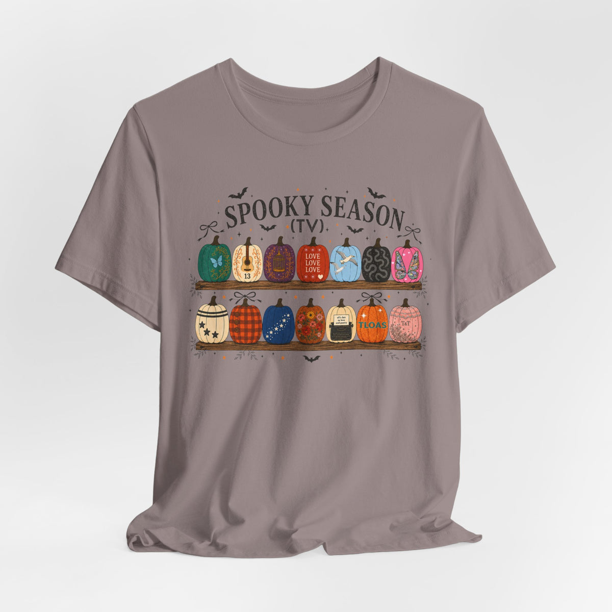 Spooky Season TV Pumpkins Tee – Halloween Pumpkin Shelf Graphic T-Shirt