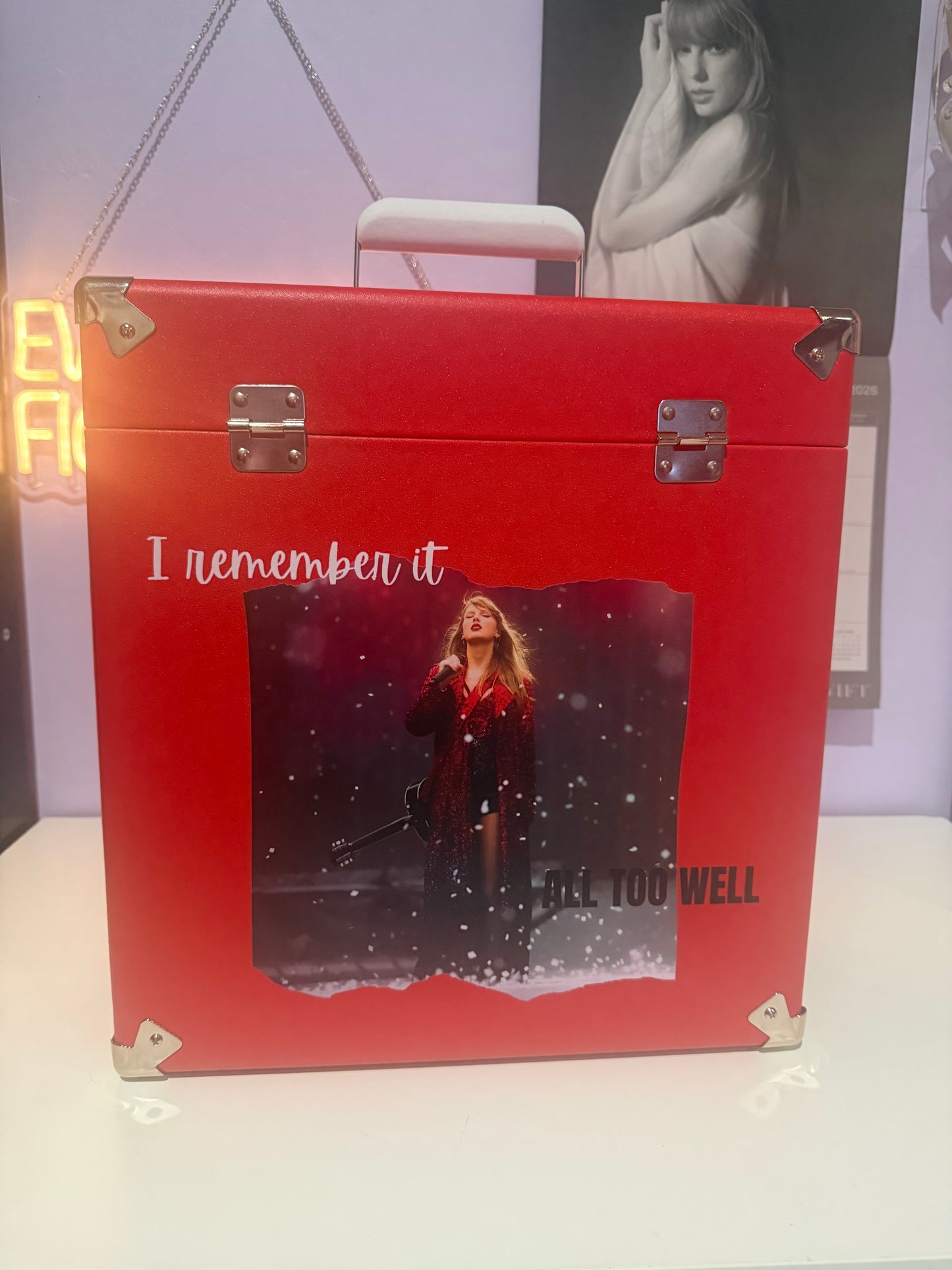 PREORDER RED Version 2 Vinyl Storage Case (12")