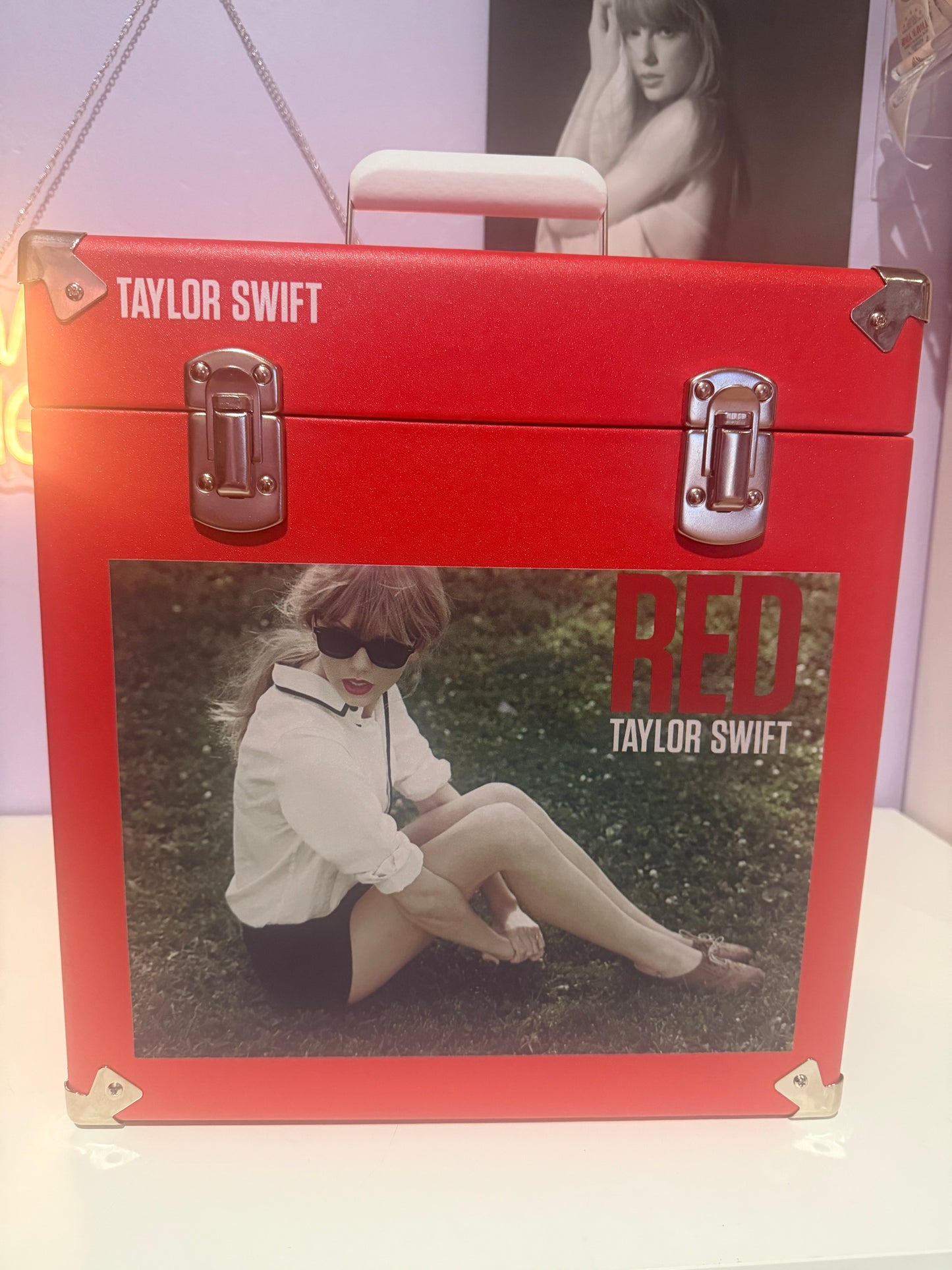 PREORDER RED Version 1 Vinyl Storage Case (12")