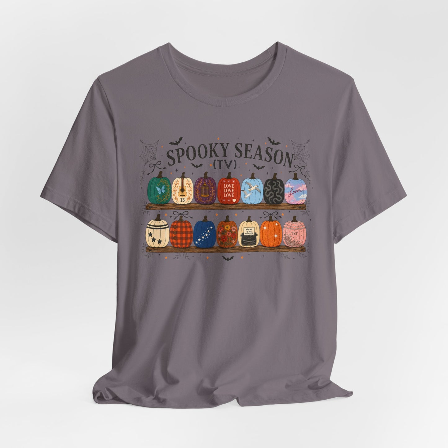 Spooky Season TV Pumpkins Tee – Halloween Pumpkin Shelf Graphic T-Shirt