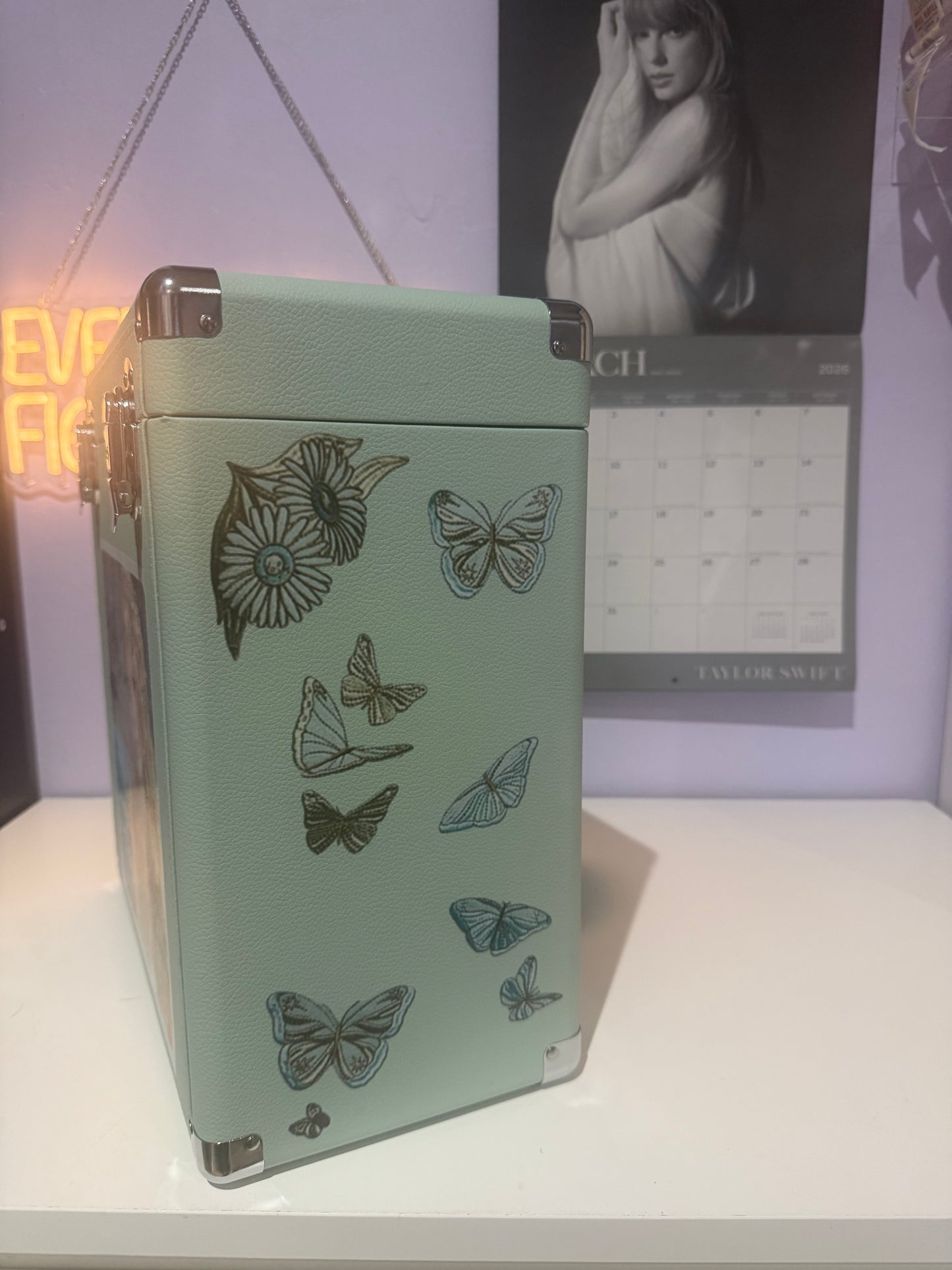 *PREORDER* Debut Vinyl Storage Case (12")